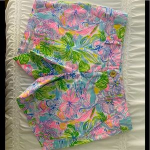 Super cute size 2 Lilly Pulitzer shorts